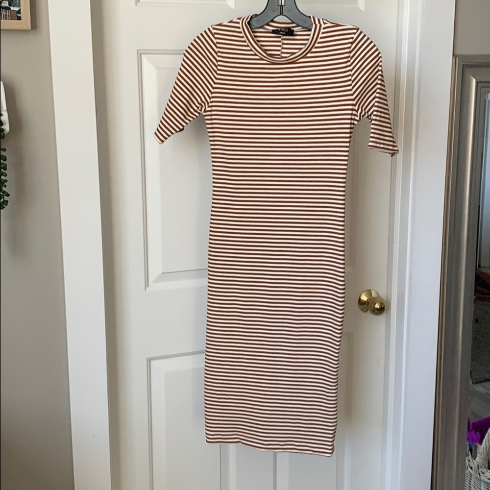 Vici Short Sleeve Ribbed Midi Dress